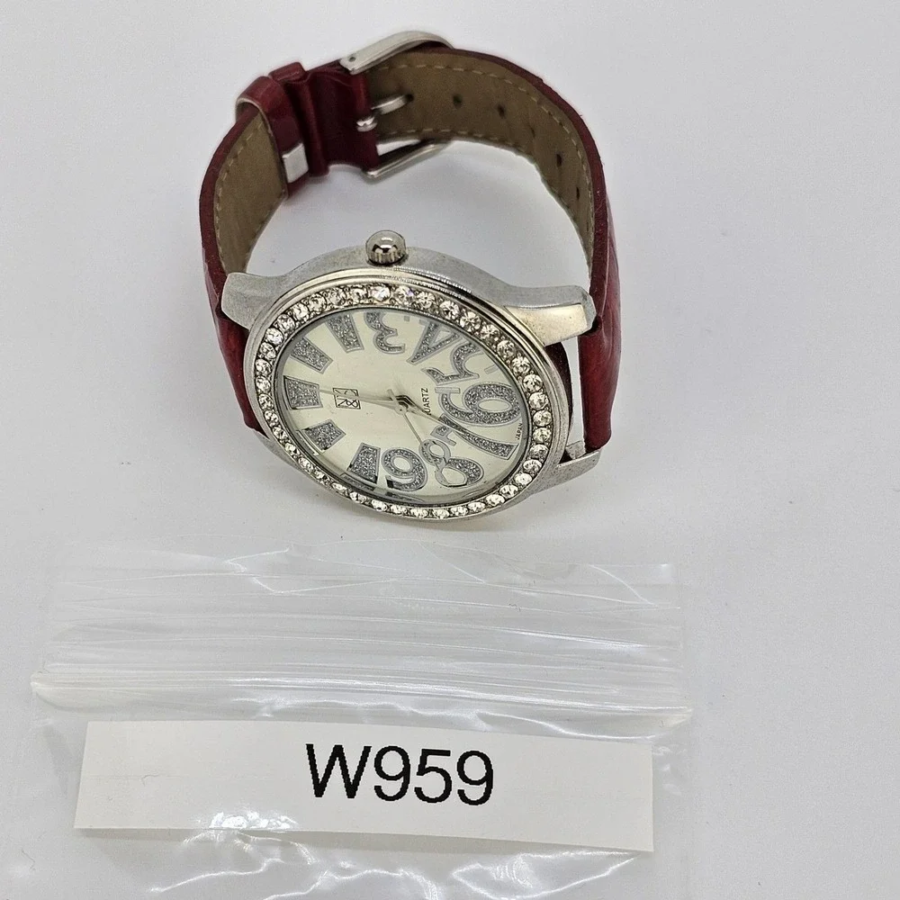 NYC‎ Women's Watch 40MM Gray Dial Crystal Bezel Red Leather Bands New Battery